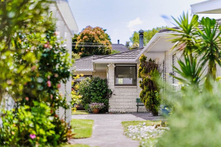 Photo of property in 60 Makora Road, Otaihanga, Paraparaumu, 5036