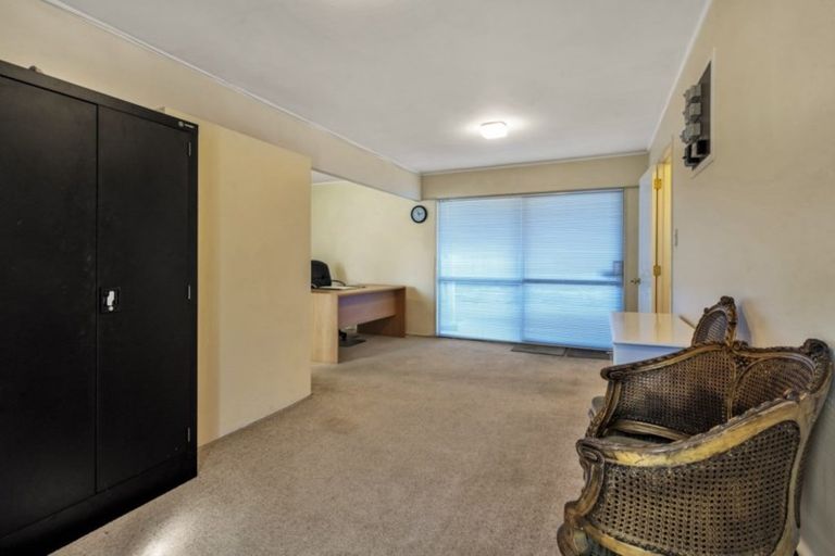 Photo of property in 2/20 Takutai Avenue, Bucklands Beach, Auckland, 2012