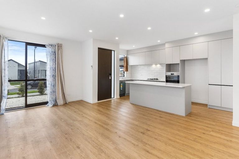 Photo of property in 5 Puwha Street, Massey, Auckland, 0614