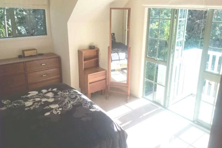 Photo of property in 58 Seabreeze Road, Narrow Neck, Auckland, 0624