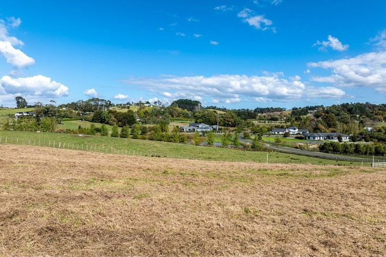 Photo of property in 20 Oak Valley Road, Dairy Flat, 0792