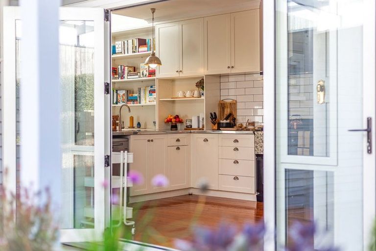 Photo of property in 13 Firth Terrace, Karori, Wellington, 6012