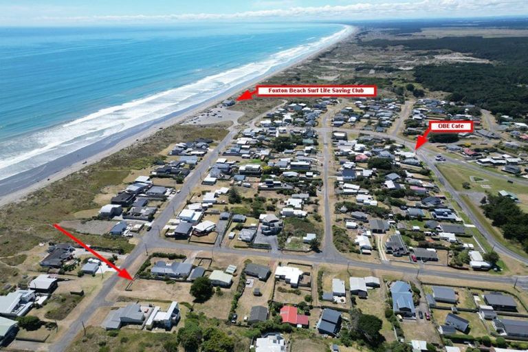 Photo of property in 33 Marine Parade South, Foxton Beach, Foxton, 4815