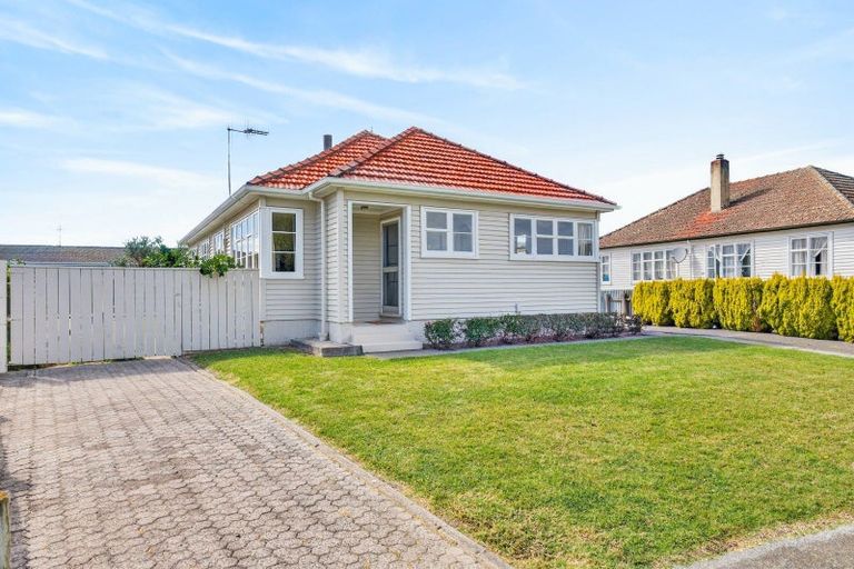 Photo of property in 4 Russell Road, Marewa, Napier, 4110