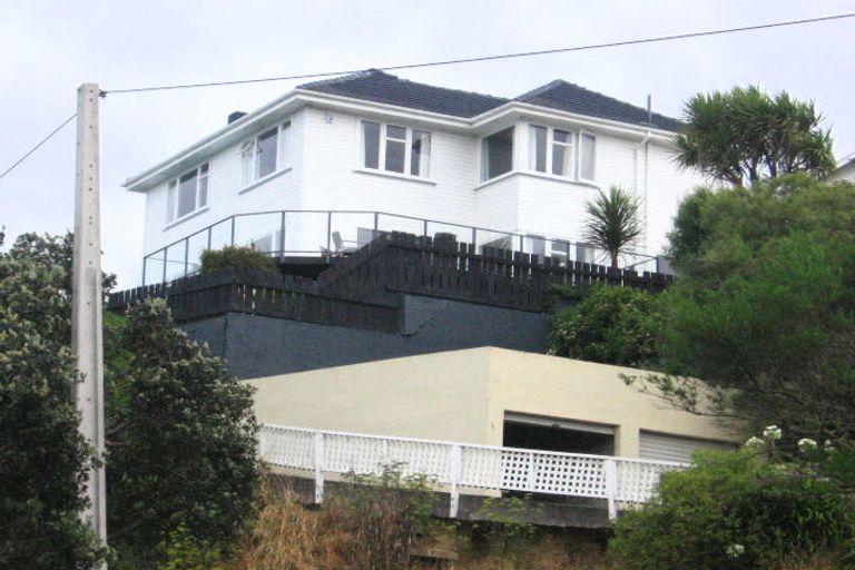 Photo of property in 49 Northland Road, Northland, Wellington, 6012
