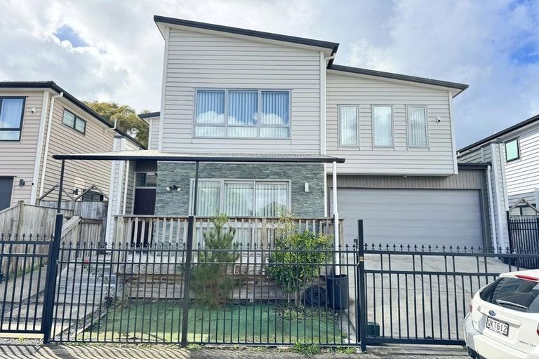 Photo of property in 6 Wyon Way, Flat Bush, Auckland, 2016