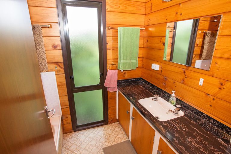 Photo of property in 116e Greenslade Road, Raglan, 3295