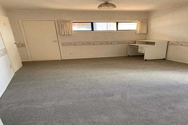 Photo of property in 17 Waller Avenue, Bucklands Beach, Auckland, 2012