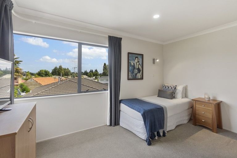 Photo of property in 16 Minchin Crescent, St Andrews, Hamilton, 3200