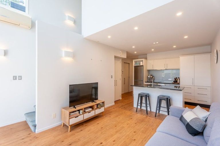 Photo of property in 2/64 Holly Road, St Albans, Christchurch, 8014