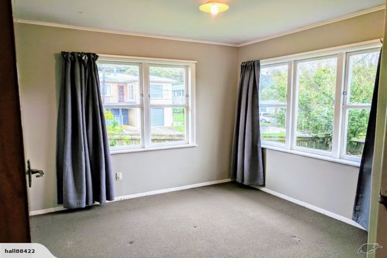 Photo of property in 5 Gawler Grove, Wainuiomata, Lower Hutt, 5014