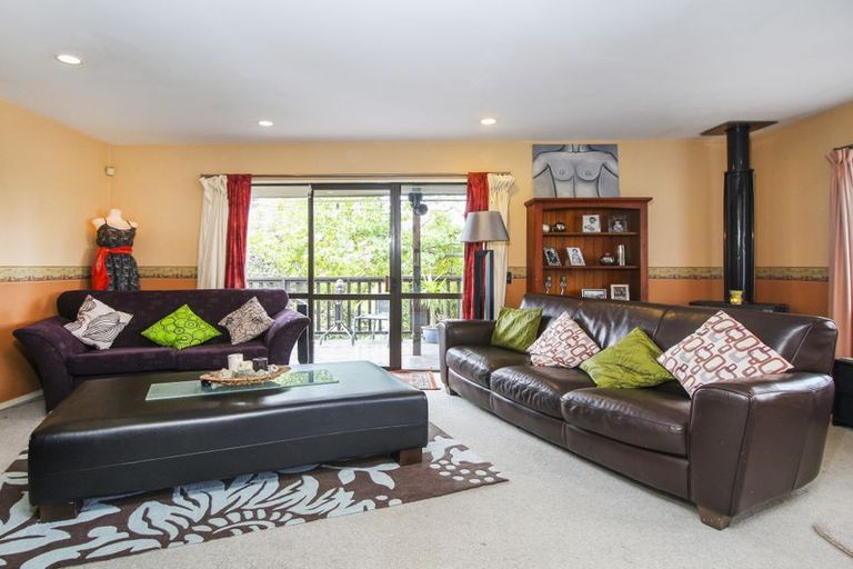 Photo of property in 2/29 Kemp Road, Massey, Auckland, 0614