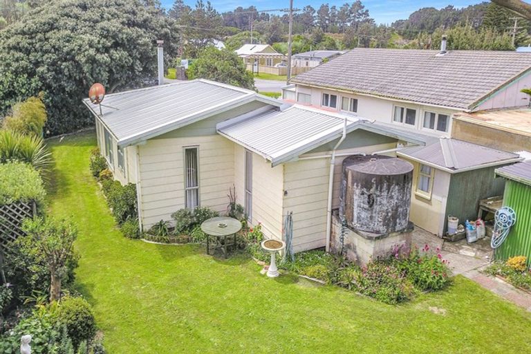 Photo of property in 27 Koputara Road, Himatangi Beach, Foxton, 4891