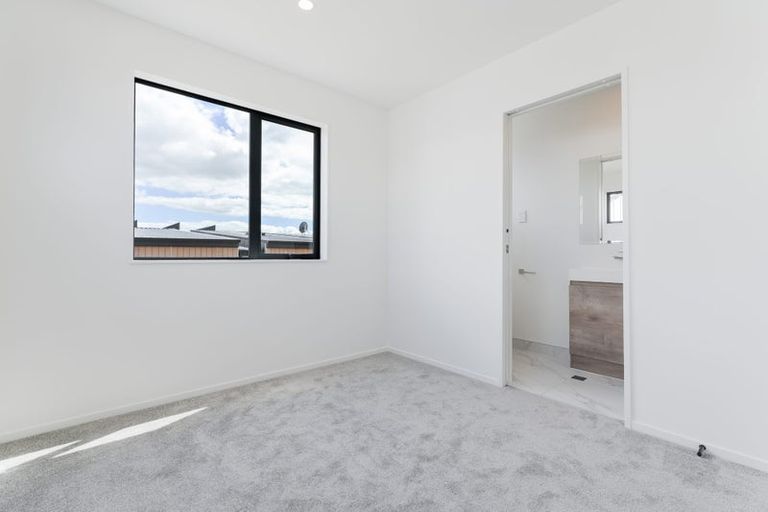 Photo of property in 11 Tokarewa Close, Mount Wellington, Auckland, 1062