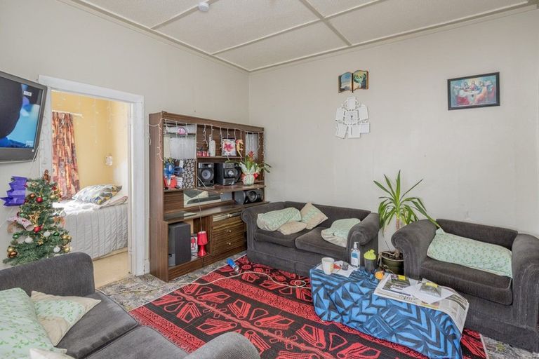 Photo of property in 14 Wilton Street, Levin, 5510