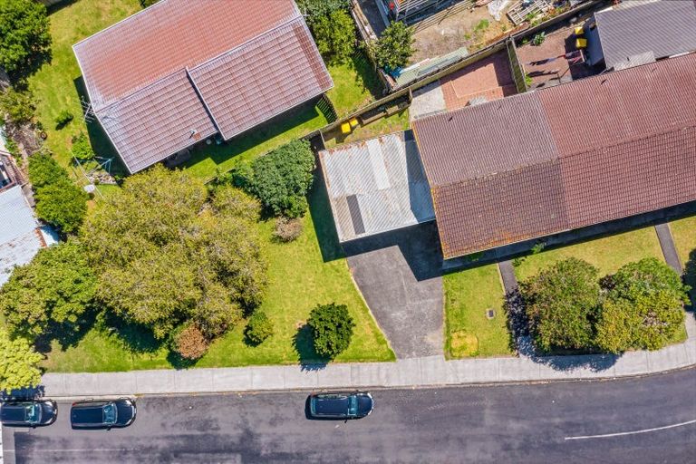 Photo of property in 2/62 Vera Road, Te Atatu South, Auckland, 0610