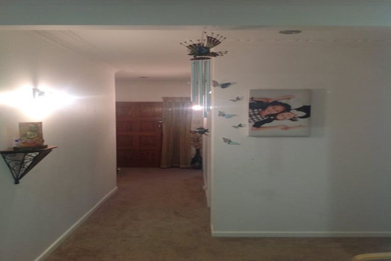 Photo of property in 9 Sylvan Crescent, Te Atatu South, Auckland, 0610