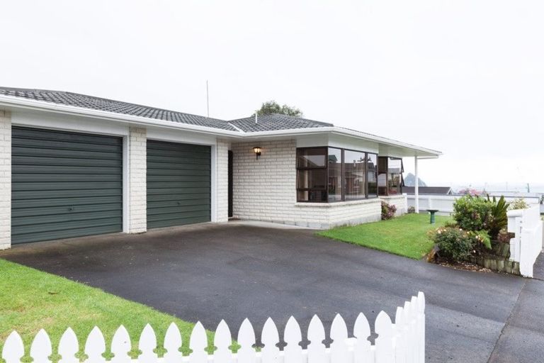 Photo of property in 40 Bayly Road, Moturoa, New Plymouth, 4310
