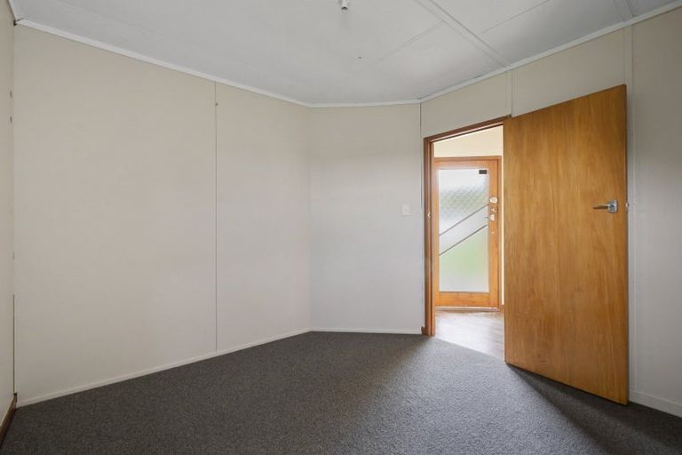 Photo of property in 16 Gordon Terrace, Hunterville, 4730