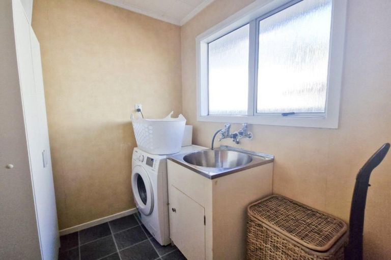 Photo of property in 145 Cunningham Crescent, Grasmere, Invercargill, 9810