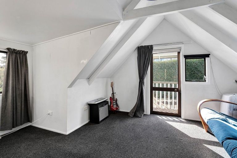 Photo of property in 92 Heta Road, Highlands Park, New Plymouth, 4312