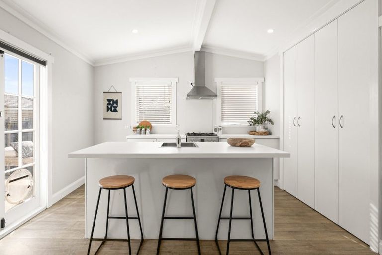 Photo of property in 93 Georges Drive, Napier South, Napier, 4110