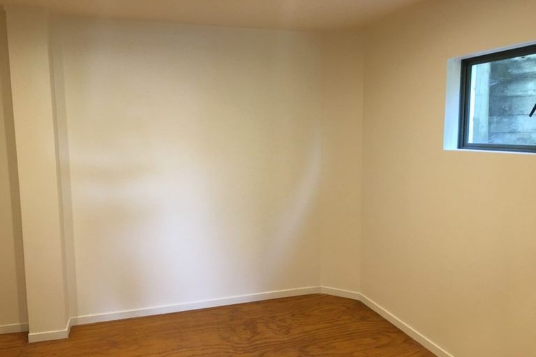 Photo of property in 17a Barker Rise, Northcross, Auckland, 0632