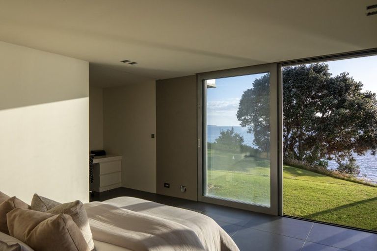 Photo of property in 76 Cliff Road, Torbay, Auckland, 0630