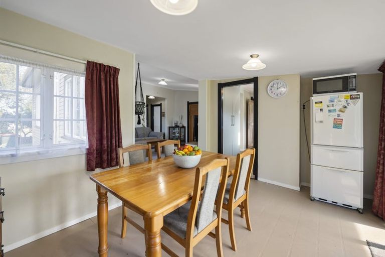 Photo of property in 16 Falstaff Street, Stratford, 4332