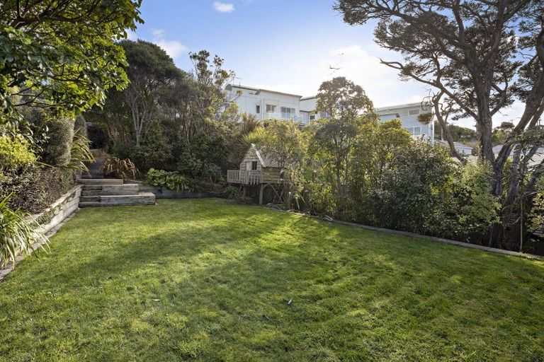 Photo of property in 39 Mills Road, Brooklyn, Wellington, 6021