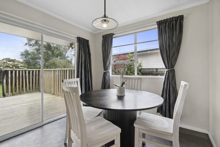 Photo of property in 18 Brightwater Crescent, Totara Park, Upper Hutt, 5018