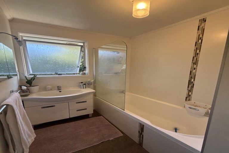 Photo of property in 12 Freya Place, Torbay, Auckland, 0630