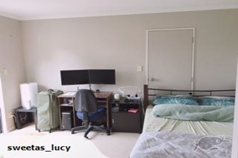 Photo of property in 43 Calypso Way, Unsworth Heights, Auckland, 0632