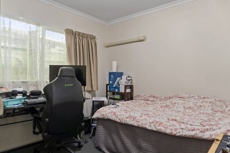 Photo of property in 15 Sari Place, Massey, Auckland, 0614