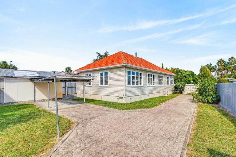 Photo of property in 4 Russell Road, Marewa, Napier, 4110