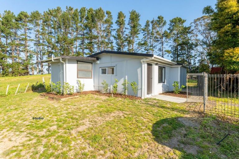 Photo of property in 65 Annett Road, Kumeu, 0891