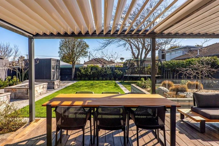 Photo of property in 7 Yardley Street, Avonhead, Christchurch, 8042