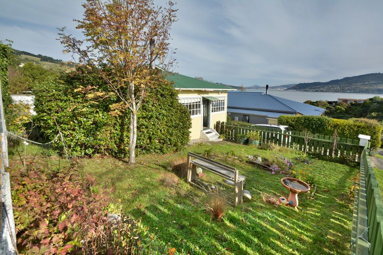 Photo of property in 12 Gorman Street, Macandrew Bay, Dunedin, 9014