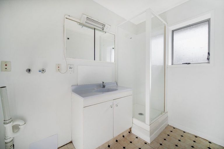 Photo of property in 1/49a Landon Avenue, Mangere East, Auckland, 2024