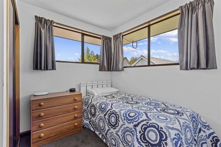 Photo of property in 5a Banff Place, Avonhead, Christchurch, 8042