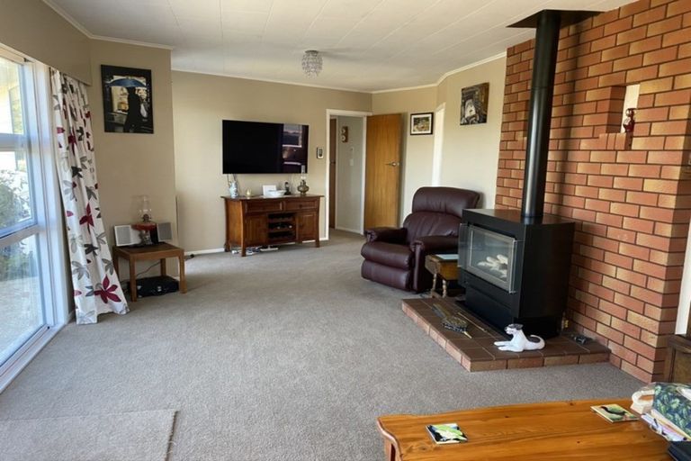 Photo of property in 21 Castle Street, Eltham, 4322