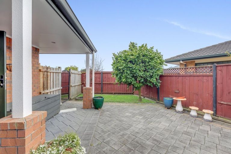 Photo of property in 6 Fencourt Place, Rototuna North, Hamilton, 3210