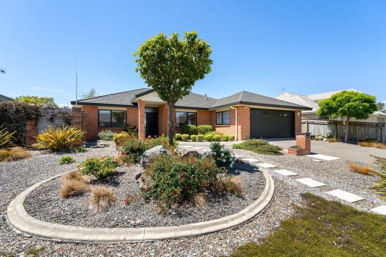 Photo of property in 7 Aburoc Place, Paraparaumu Beach, Paraparaumu, 5032