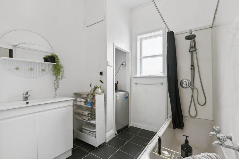 Photo of property in 2 Nikau Street, Newtown, Wellington, 6021