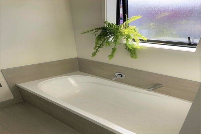 Photo of property in 11 Koko Mews, Mangere Bridge, Auckland, 2022