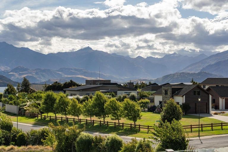 Photo of property in 28 Minaret Ridge, Wanaka, 9305