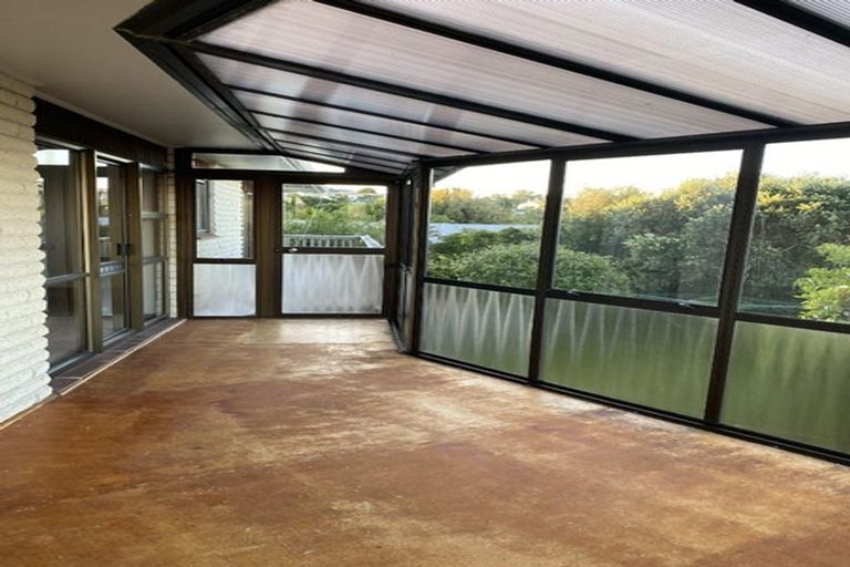 Photo of property in 74 Weatherly Road, Torbay, Auckland, 0630