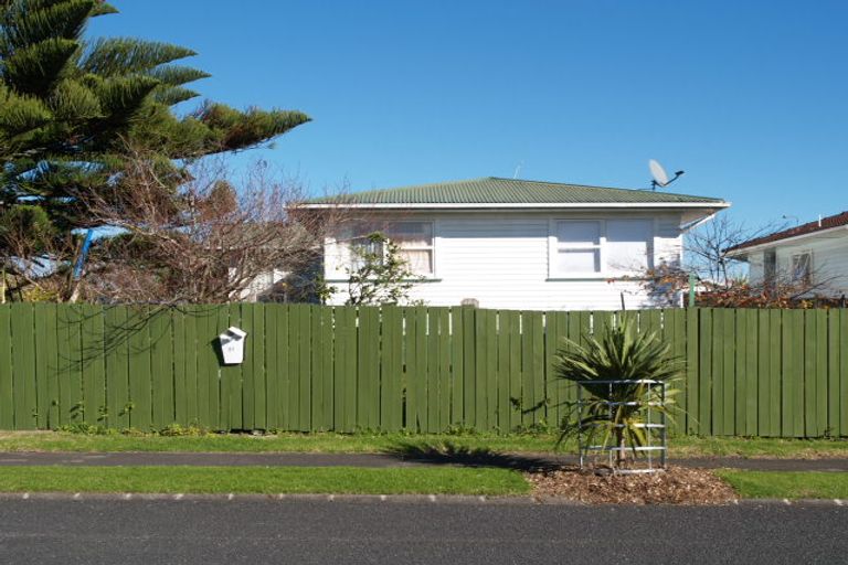 Photo of property in 37 Hokianga Street, Mangere East, Auckland, 2024