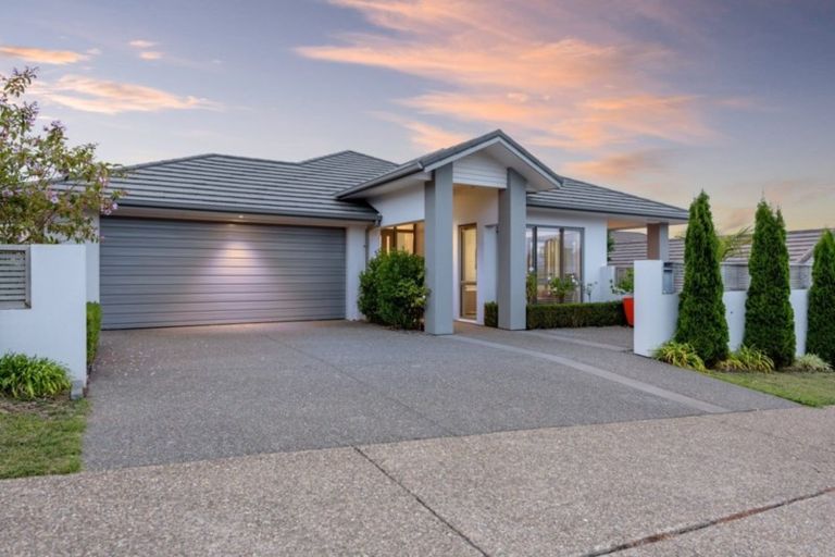 Photo of property in 324 Lakes Boulevard, Pyes Pa, Tauranga, 3112