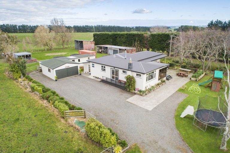 Photo of property in 2139 State Highway 3, Sanson, Palmerston North, 4479